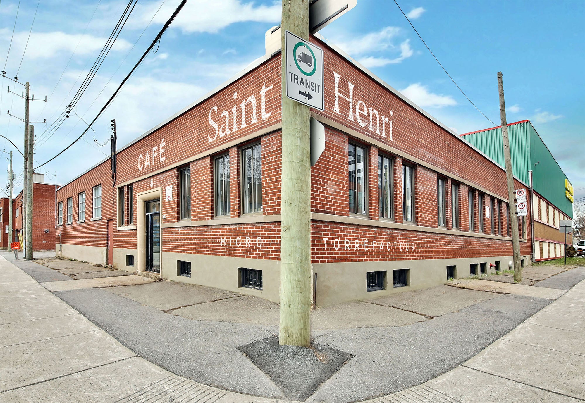 Saint-Henri Micro-torréfacteur construit sa nouvelle usine de torréfaction ainsi que son siège social. | Saint-Henri Micro-Torrefacteur discloses the location of it's new headquarters, which will host a new roasting facility and a state of the art cafe.