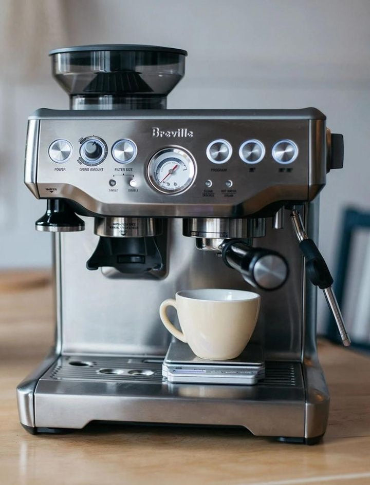 Préparation du café avec la machine Coffee B 